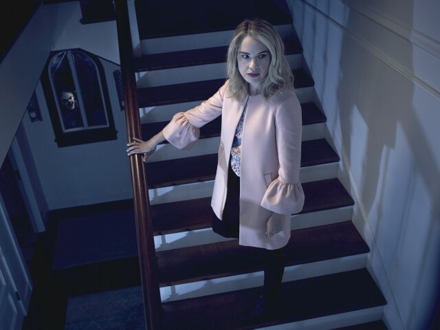 Cover image for  article: Leslie Grossman of "AHS: Cult" On Reuniting with Her “Popular” Boss Ryan Murphy