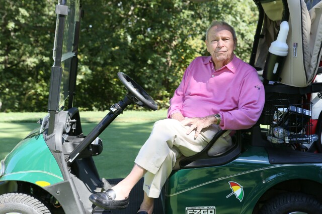 Cover image for article: Arnold Palmer: King of the Course and Pitch!