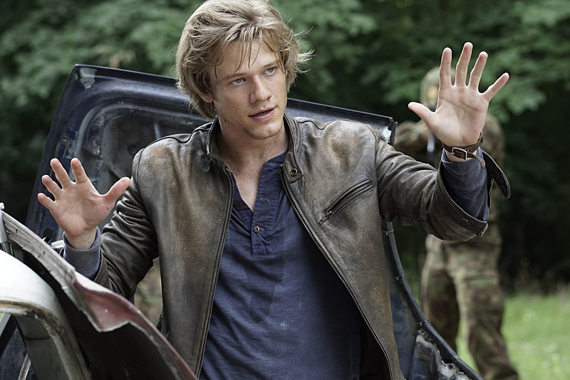 Cover image for article: "MacGyver," "Designated Survivor" and More: Fall Arrivals from ABC and CBS