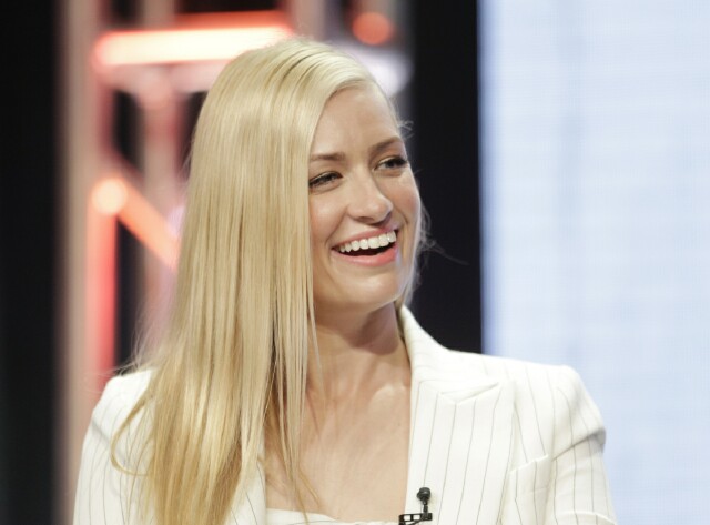 Cover image for  article: Beth Behrs on Her Return to CBS in "The Neighborhood"