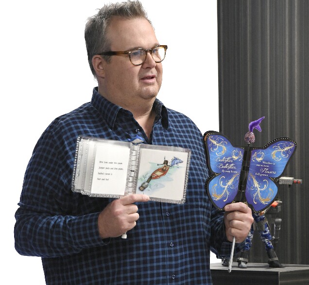 Cover image for  article: Eric Stonestreet on His Role as Host of ABC's "The Toy Box"