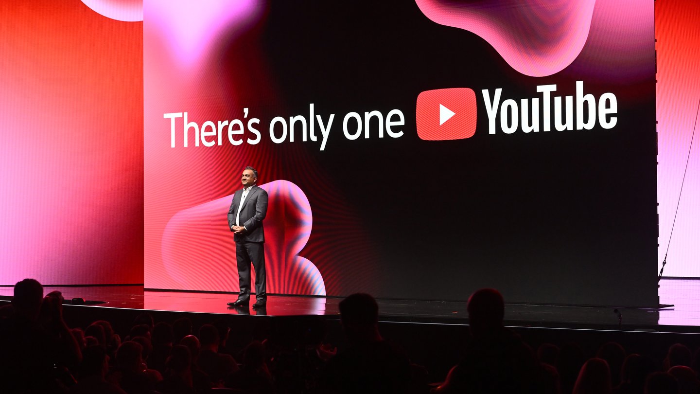 Cover image for  article: YouTube Caps Off 2025 Upfronts Week with Star-Studded Brandcast at Lincoln Center