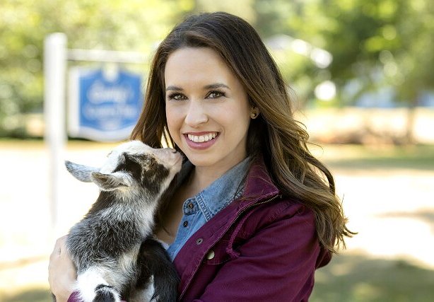 Lacey Chabert on Her Hallmark Franchise, Plus “Party of Five” and “Mean ...