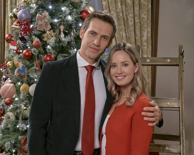 Cover image for  article: Hallmark "Royalty" Merritt Patterson Returns in "Christmas at the Palace"