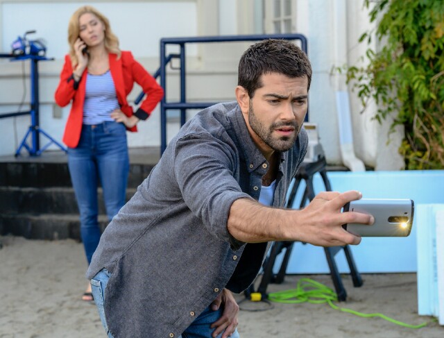 Cover image for  article: Jesse Metcalfe Tackles New Challenges in Hallmark's "A Beautiful Place to Die"