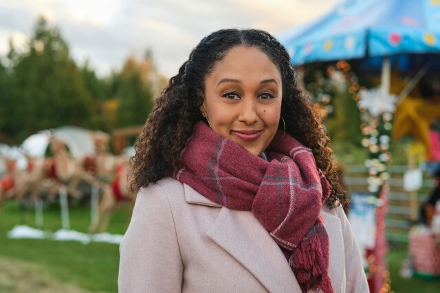 Cover image for  article: Tamera Mowry-Housley Adds a Little Magic to Hallmark Channel in "Christmas Comes Twice"
