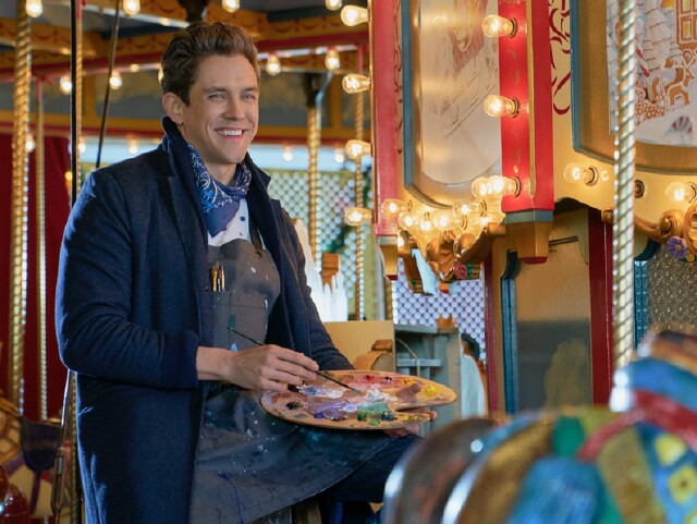 Cover image for  article: Neal Bledsoe Plays a Charming Prince in Hallmark's "A Christmas Carousel"