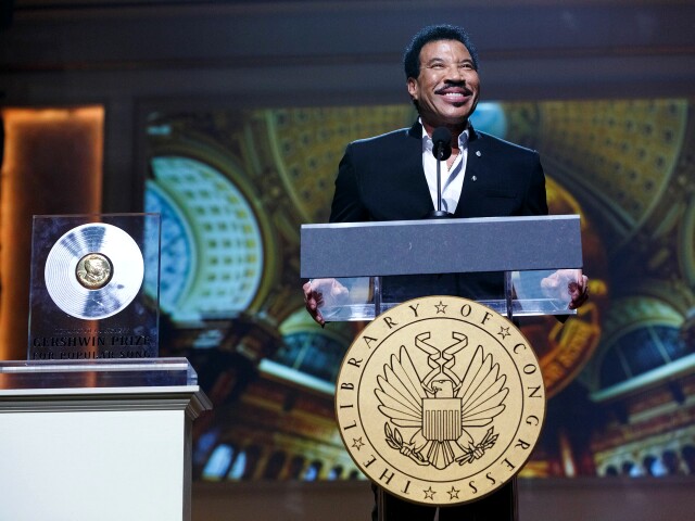 Cover image for  article: Lionel Richie: A Natural for the Library of Congress Gershwin Award 