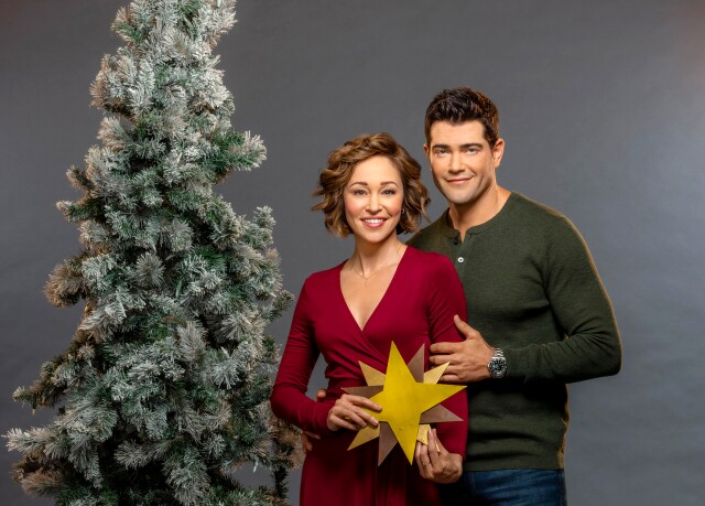 Cover image for  article: Autumn Reeser on How Hallmark Movies Can Help Us Stay "Loving and Positive" In a Crisis