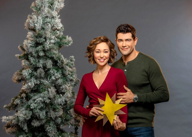 Cover image for article: Autumn Reeser on How Hallmark Movies Can Help Us Stay "Loving and Positive" In a Crisis