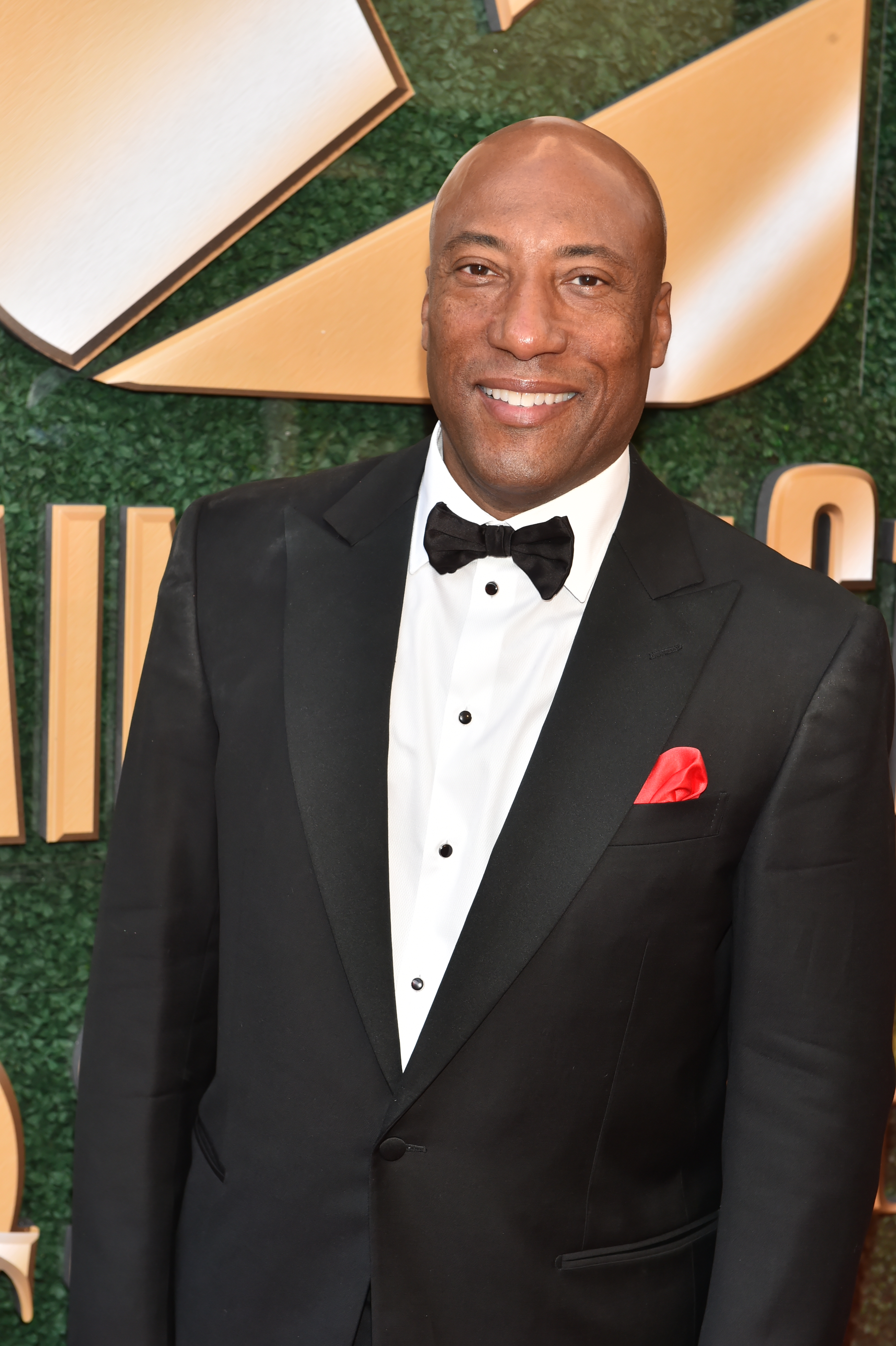 Cover image for  article: Byron Allen's Outcry: Black-Owned Media Must Matter With Mad Ave