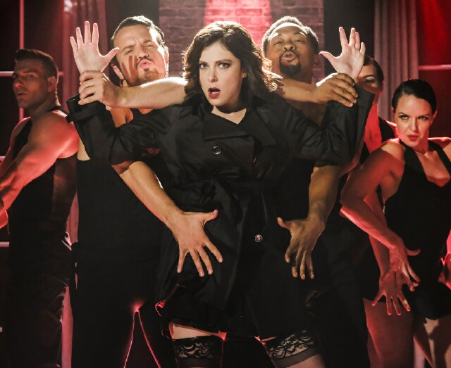 Cover image for  article: "Crazy Ex-Girlfriend" Star Rachel Bloom On the Show's Latest Development