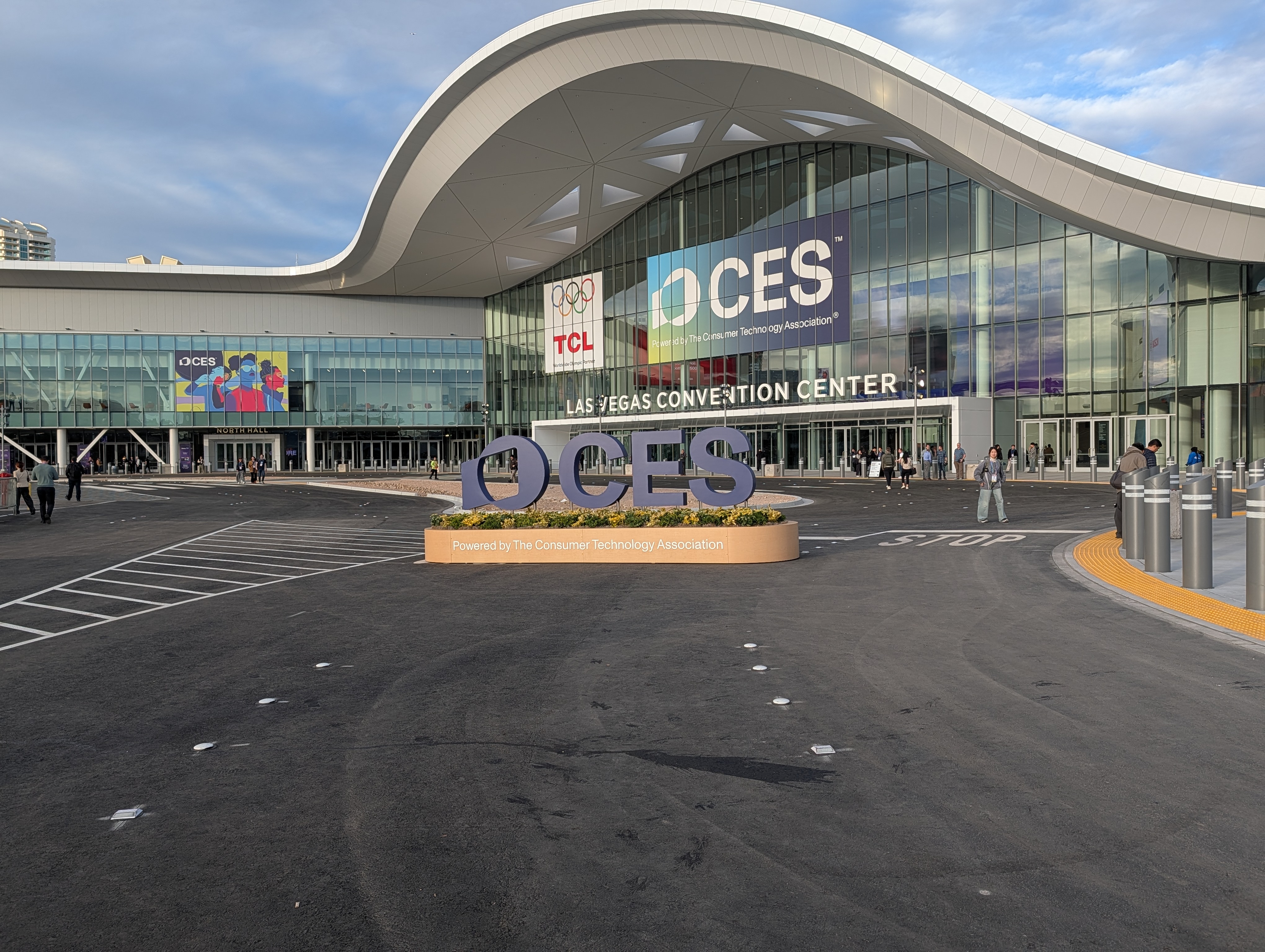 Cover image for  article: The Other CES - Agencies and Media World Go All-In on AI