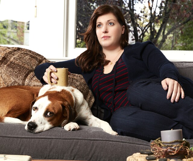 Cover image for  article: Allison Tolman On Playing Opposite a Chatty Canine in ABC’s “Downward Dog”