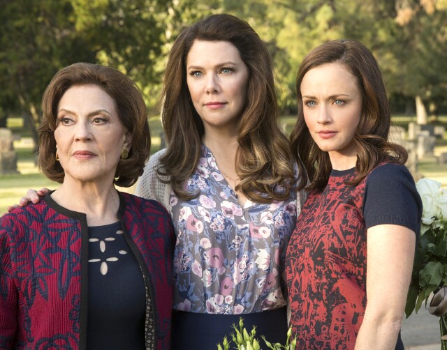 Cover image for article: Alexis Bledel Reflects on “Gilmore Girls: A Year in the Life”