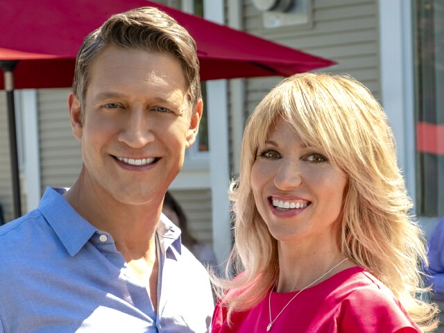 Cover image for  article: Robert Gant Reteams with Debbie Gibson for Hallmark's "Wedding of Dreams"
