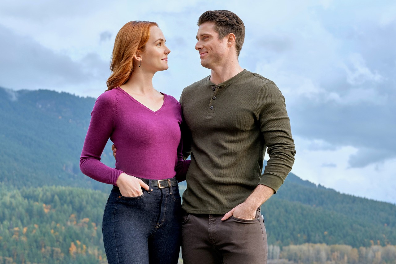 Cover image for article: "When Hope Calls" star Morgan Kohan Shares Hallmark's COVID-19 Production Realities