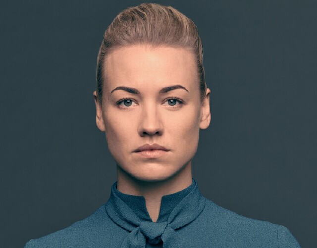 Cover image for  article: Yvonne Strahovski on Juggling Motherhood and Hulu’s “The Handmaid’s Tale” 