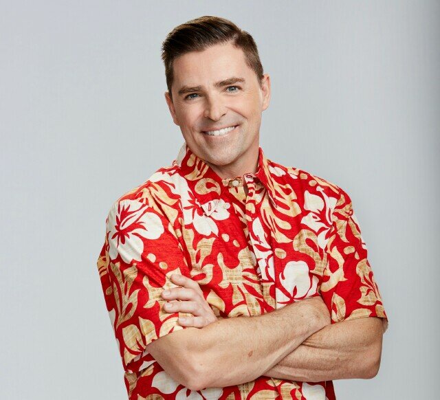 Cover image for  article: Kavan Smith and Pascale Hutton Continue to Be Hallmark Channel's Dream Team