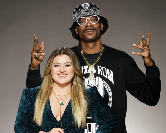 Cover image for article: How Kelly Clarkson's Love of "Eurovision" Led Her to NBC's "American Song Contest"