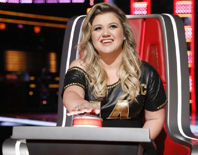 Cover image for  article: Kelly Clarkson Returns to TV as “The Voice” Welcomes Another Idol