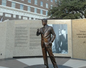 Cover image for article: Inside National Geographic Channel's One of a Kind Press Event for "Killing Kennedy" -- Ed Martin