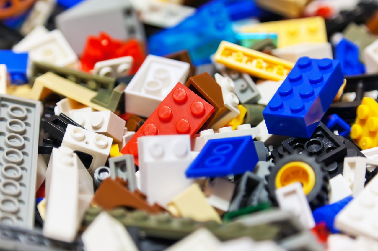 Cover image for  article: The Lego Model of Branding