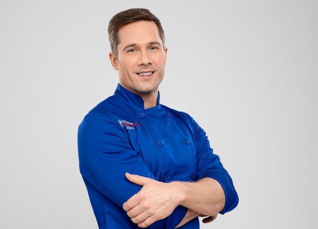 Cover image for article: Luke Macfarlane on Breaking the Rules in His New Hallmark Movie