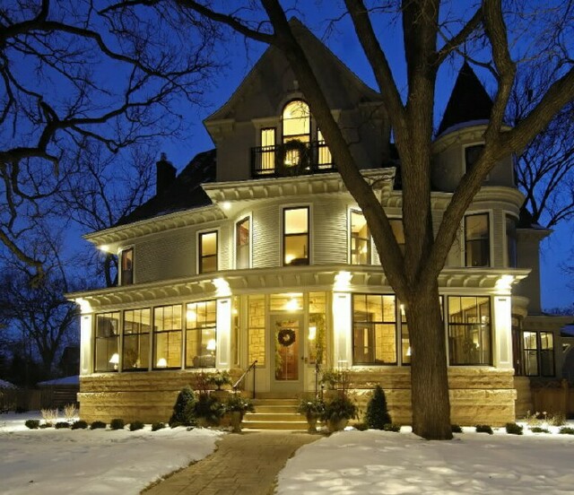 Cover image for  article: The Top 25 Shows of 2015, No. 17: HGTV’s “House Hunters”