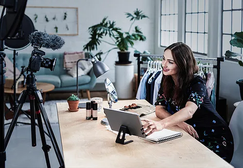 Does Livestream Shopping Belong In Your Brand's Influencer Program?
