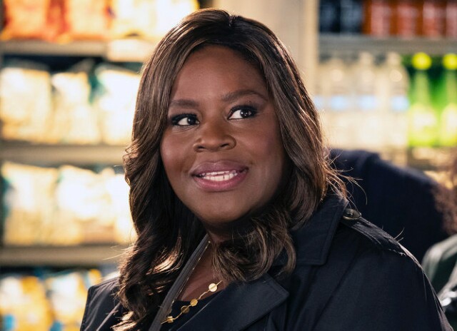 Cover image for  article: Retta on Bringing the Bad to “Good Girls”