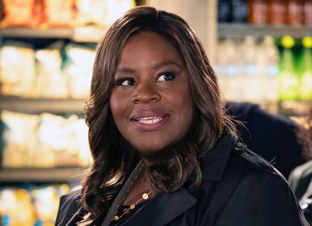 Cover image for article: Retta on Bringing the Bad to “Good Girls”