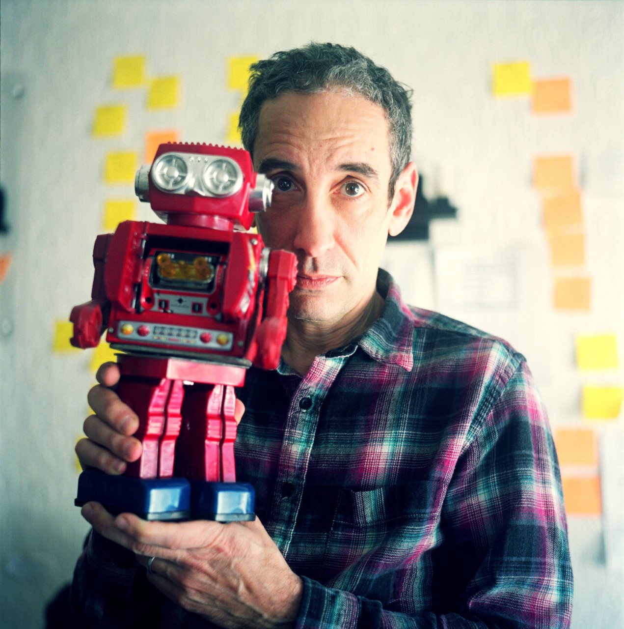 Cover image for  article: Douglas Rushkoff -- Fighting for #TeamHuman