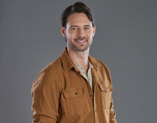 Cover image for  article: Steve Lund on Just How Chilly It Was Filming Hallmark Channel's "Baby, It’s Cold Inside"