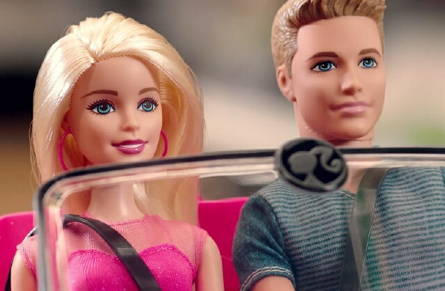 Cover image for article: Exclusive! Toys “R” Us Pours on the 'Awwwesome' Sauce for the Holidays