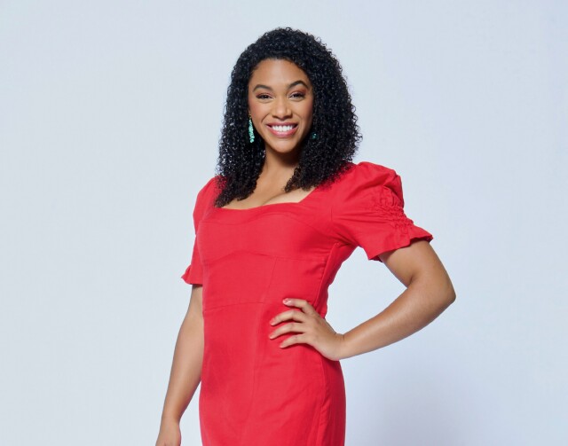 Cover image for article: Vanessa Sears on Joining the Hallmark Movies & Mysteries Family in "14 Love Letters"