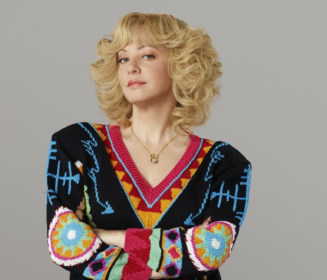 Cover image for article: Wendi McLendon-Covey of "The Goldbergs": “We’re Almost at Syndication, Baby!”