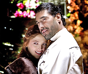 Cover image for  article: Univision, Telemundo, Fox Sports en Espanol and ESPN Deportes Tout Hispanic Market Growth