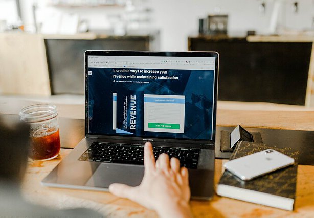 Cover image for  article: Do Profits Matter in Digital Journalism?