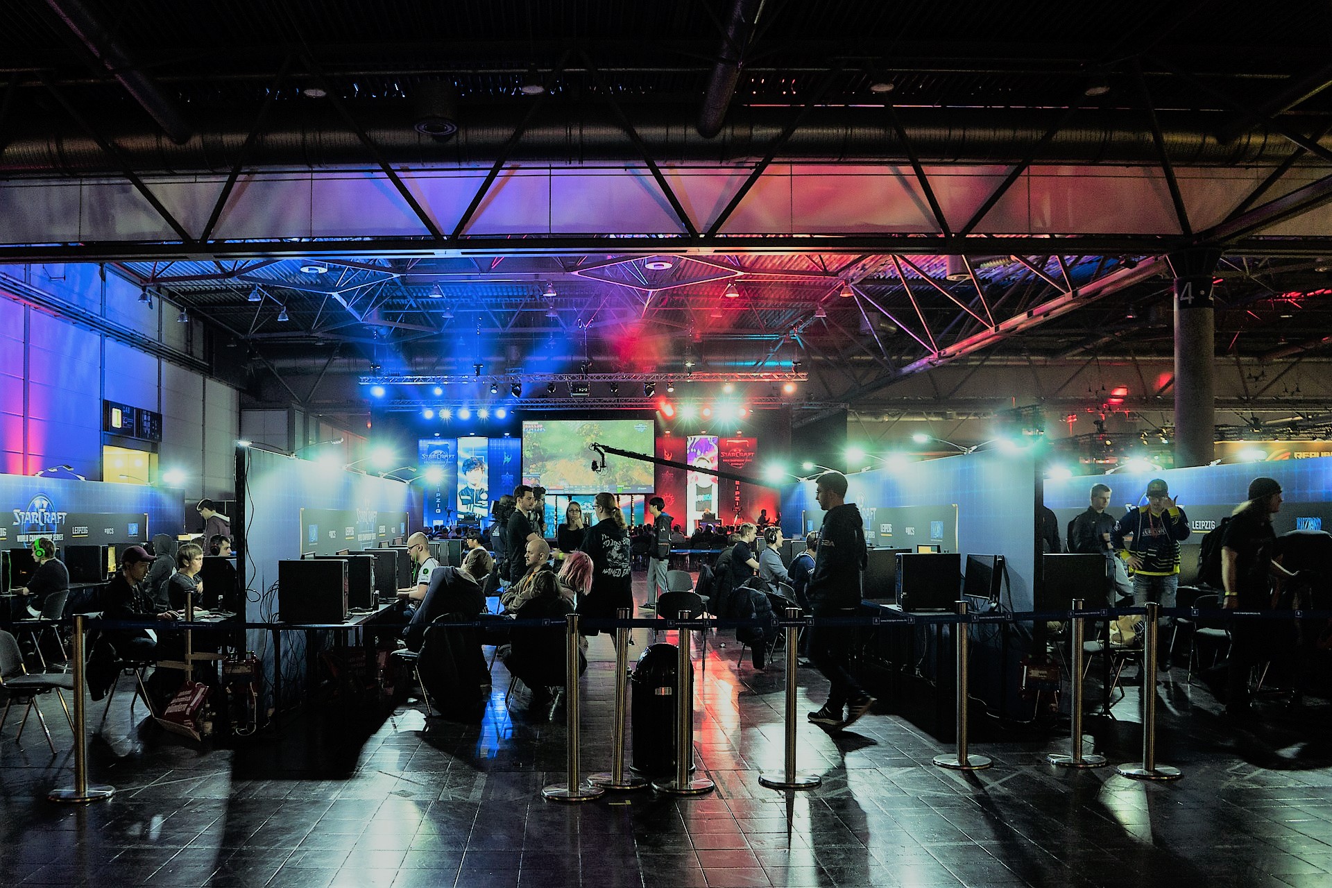 Cover image for  article: Brands Are Betting on E-sports to Reach Consumers