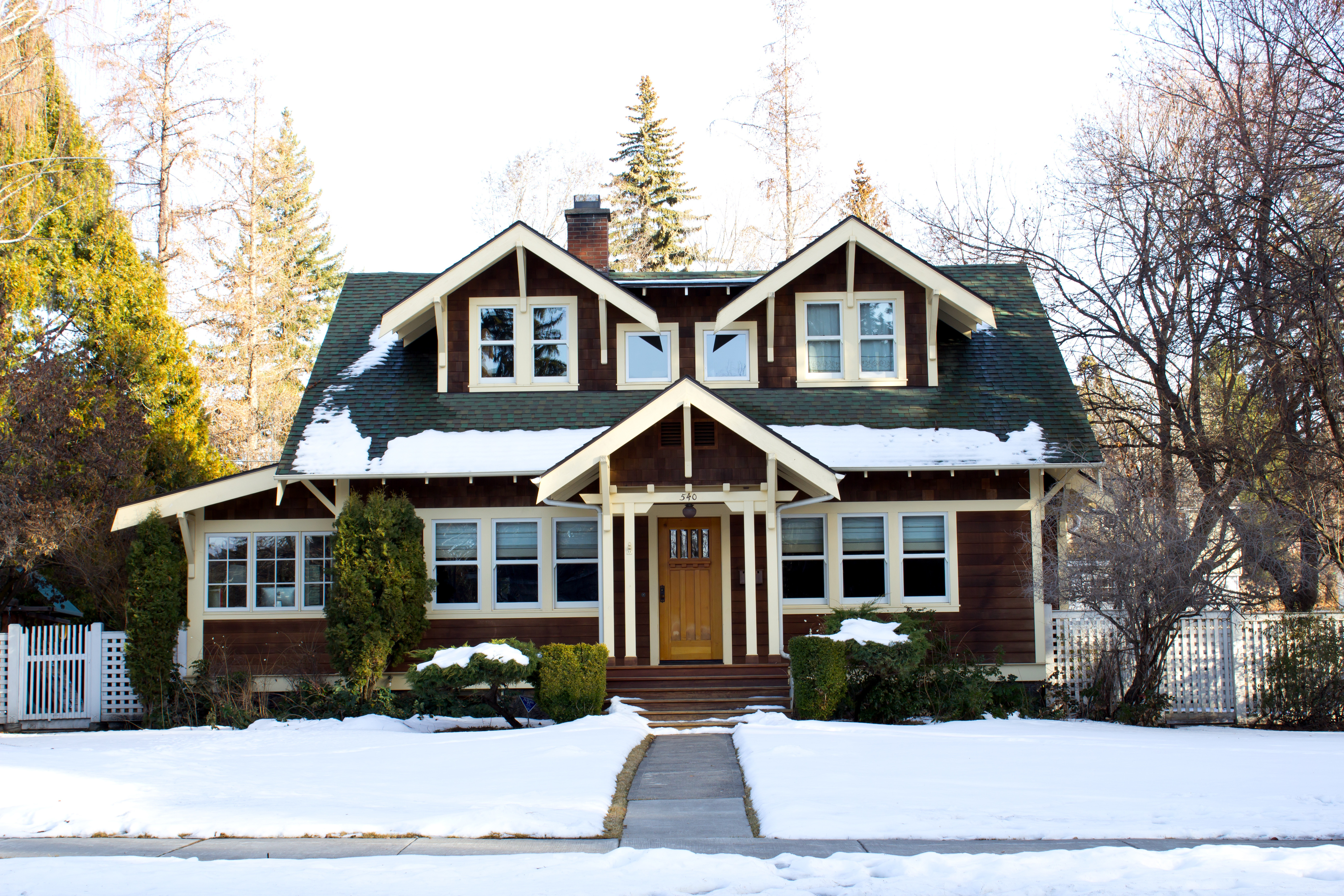 Cover image for article: “House Hunters” and All Things HGTV: The Top 25 Shows of 2016, No. 13