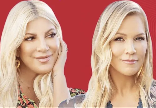 Tori Spelling and Jennie Garth Stroll Down Memory Lane with Their iHeartPodcast "9021OMG"