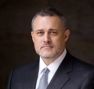 Cover image for  article: You Need a "118." Excerpt from "The Mirror Test by Jeffrey Hayzlett