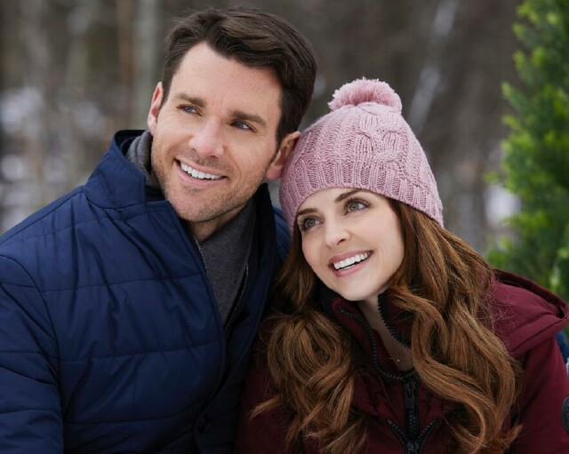 Cover image for  article: In Jen Lilley's New Hallmark Movie the Characters Meet Cute and Quirky