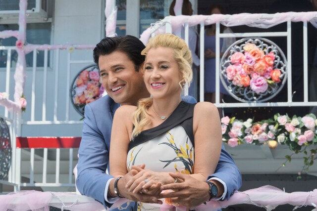 Cover image for  article: Kellie Pickler on Returning to Graceland and Meeting Priscilla Presley