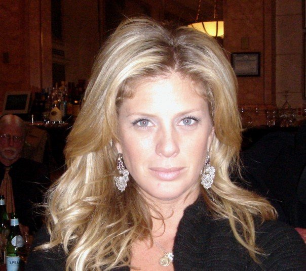 Cover image for  article: Rachel Hunter: WE's "Style Me" Star Says: Contestants Need Perspective!