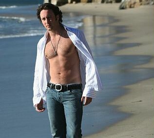 Cover image for  article: "Moonlight" and More TiVoWorthy TV for May 2