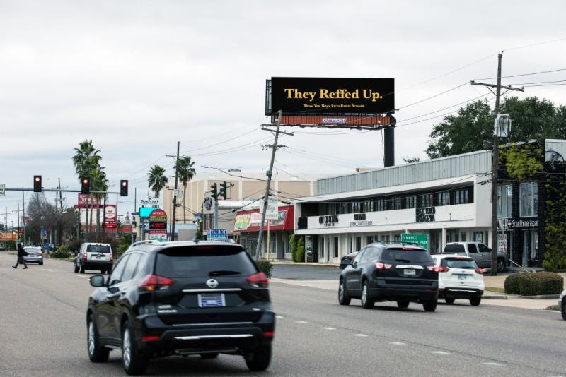 Cover image for  article: Competition Heats Up Around Super Bowl LIII with Super Stunts and the Battle of the Brands 