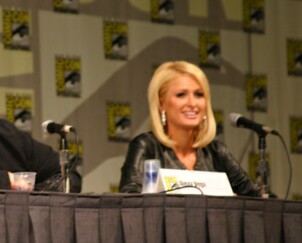 Cover image for article: Paris Hilton Rocks Comic-Con