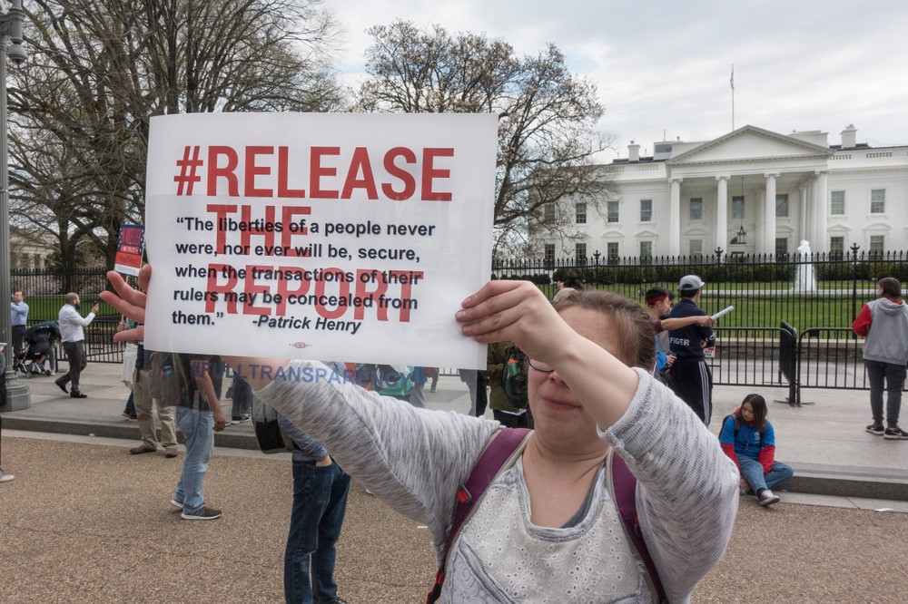 Cover image for article: Is Broadcast and Cable Journalism Helping Trump Bury the News?